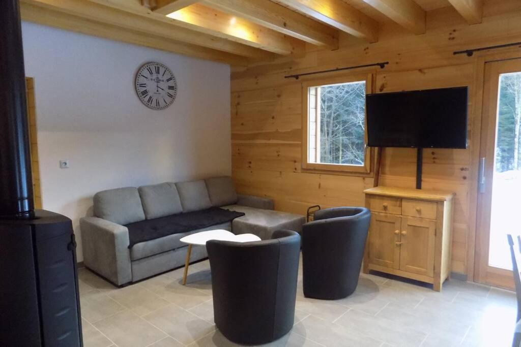 Chalet Des Charbonniers Avec Etang Saint-Maurice-sur-Moselle Exterior foto